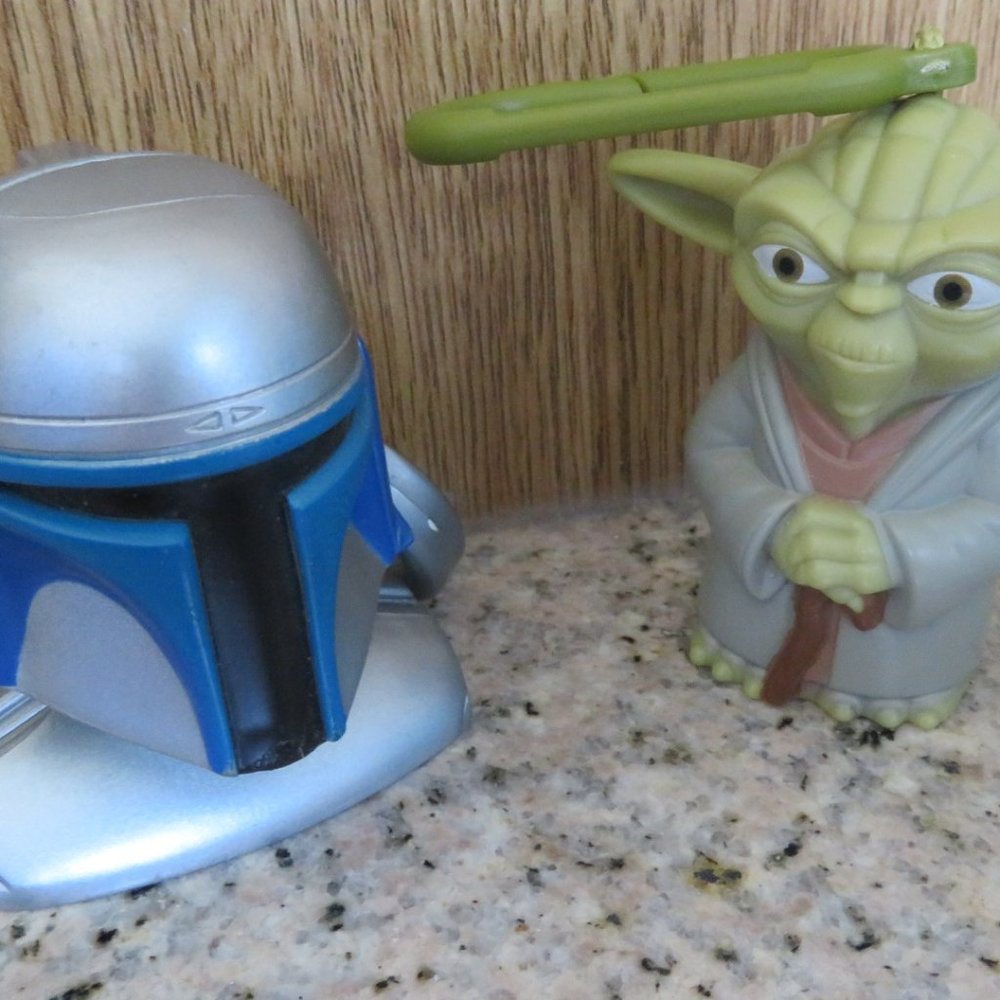 Star Wars JANGO Fett & YODA Keychains Pair (K159)